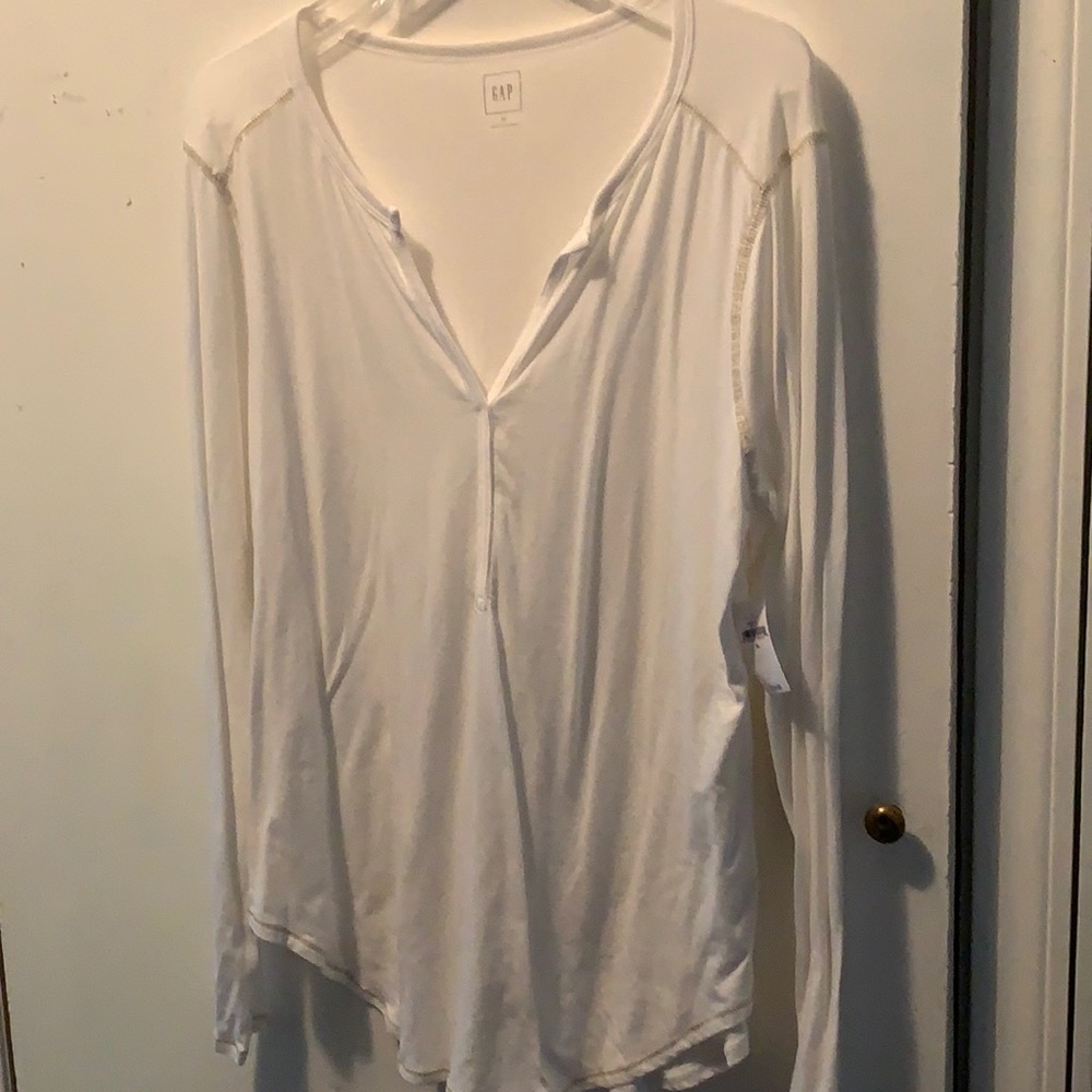 Long-sleeve tee